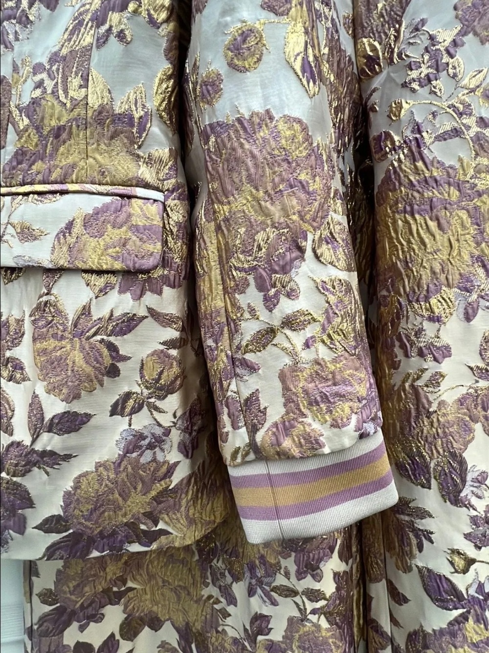 NWT AKIRA | Metallic Rose Gold & Champagne Floral suit [Blazer XL + Pants 1X] - Picture 3 of 4